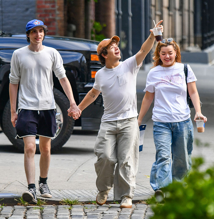 Stranger Things Stars Finn Wolfhard And Gaten Matarazzo Spotted Holding Hands In New York City