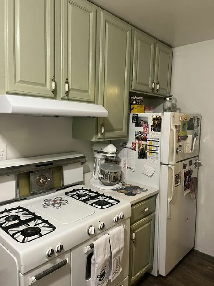 My Daughter's Vintage Kitchen Very Cool Old Stove! Heavyn Ayers