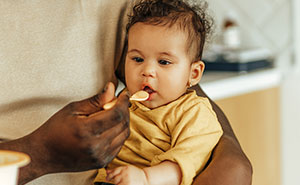 Man Finds A Hack To Make Picky Baby Eat Food, Mom Loses It