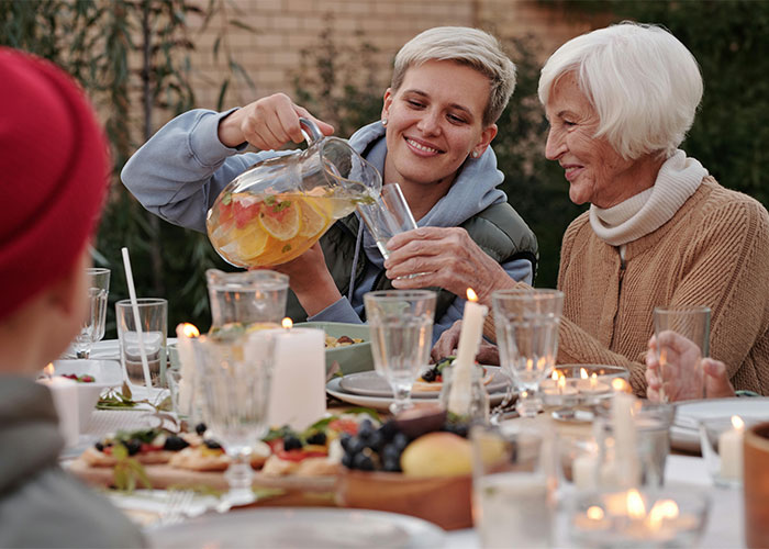 “She’s Crazy”: Newcomer Doesn’t Want To Join Neighborhood Tradition, Karen Doesn’t Take No For An Answer