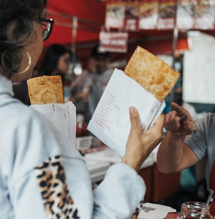 “She’s Scaring My Kids”: Entitled Woman Wants A Table, Tries Taking It From The Wrong Person