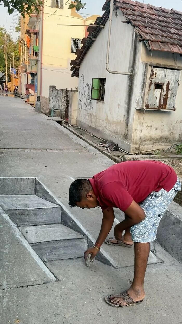 Art Teacher Entertains His Neighborhood With Fun 3D Street Art Made With Chalk (31 Pics)