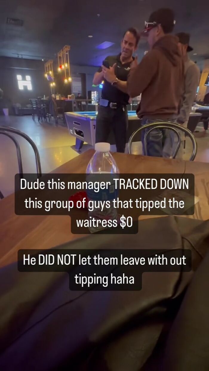 Rude Customers Leave $0 Tip, Get Stopped And Scolded By Manager On Their Way Out