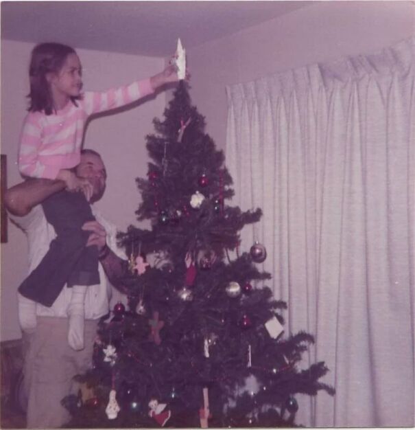 Btk Decorates A Christmas Tree With His Daughter