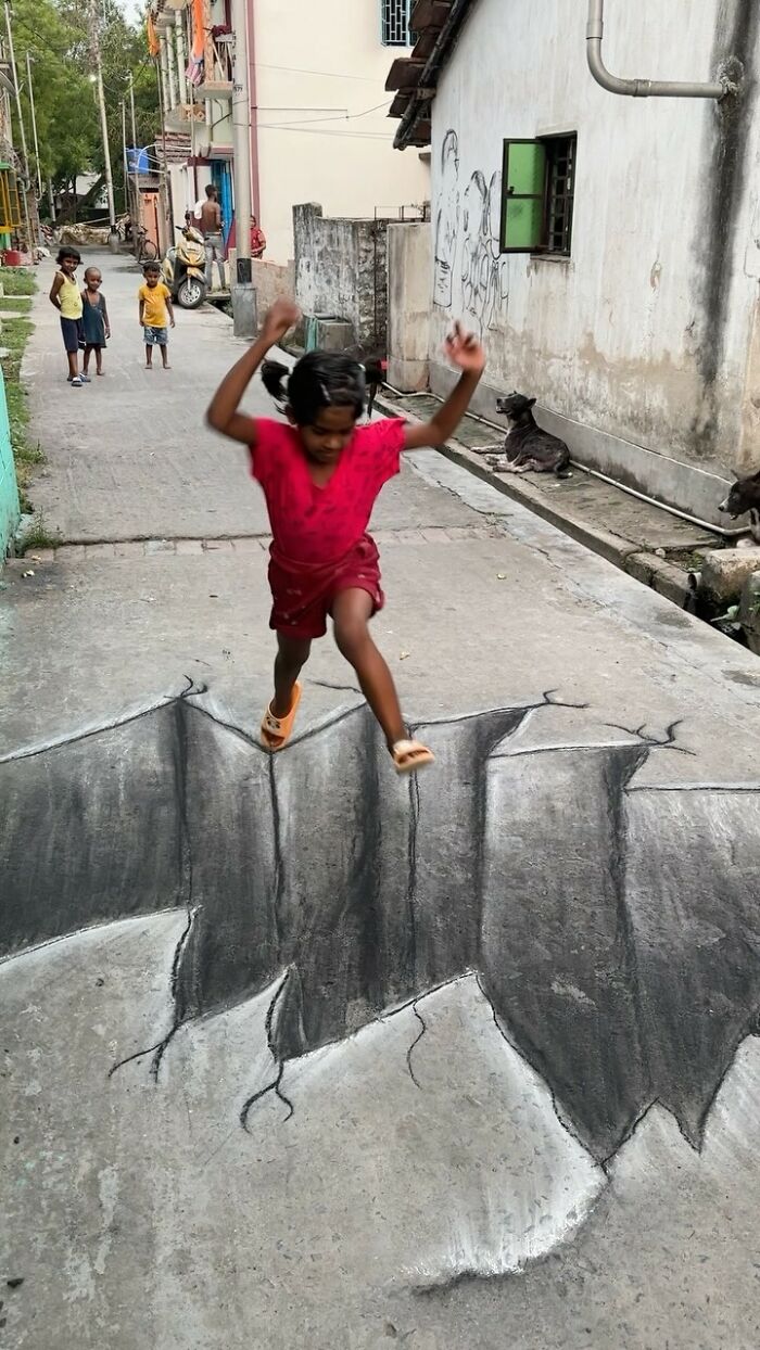 Art Teacher Entertains His Neighborhood With Fun 3D Street Art Made With Chalk (31 Pics)