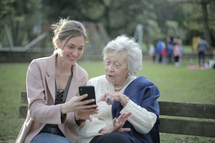 40 Signs For Those Who Can Just Feel Themselves Getting Old