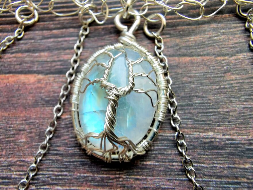 I Crocheted With Wire To Make This Elven Moonstone Necklace (8 Pics)