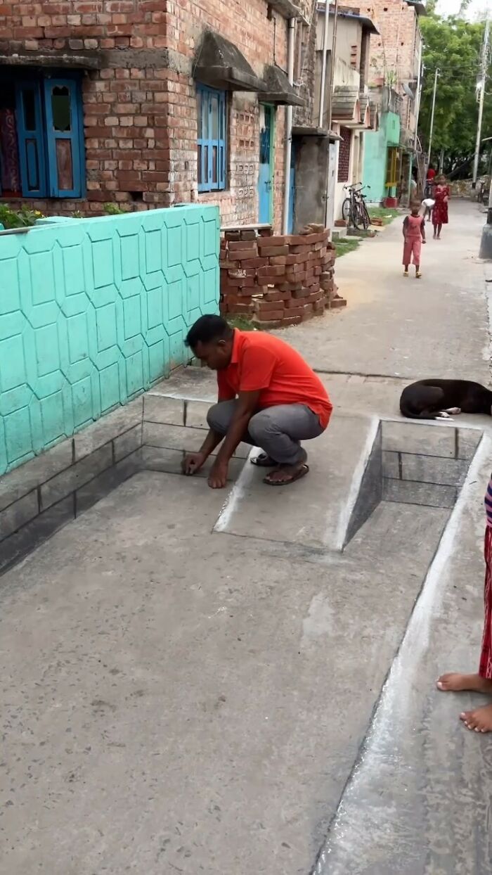 Art Teacher Entertains His Neighborhood With Fun 3D Street Art Made With Chalk (31 Pics)