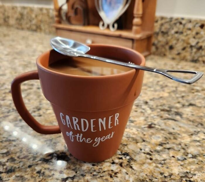 This Gardener Mug & Shovel Spoon Is The Perfect Way To Nurture Your Inner Green Thumb, Even If Your Actual Plants Are Struggling To Survive