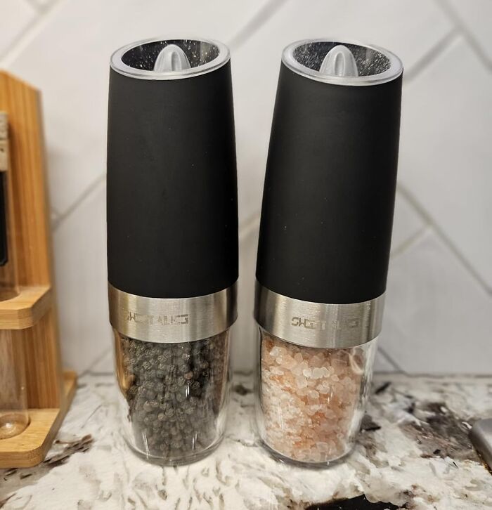  Get That Perfect Seasoning Level With Only The Press Of A Button With This Electric Salt And Pepper Grinder Set 