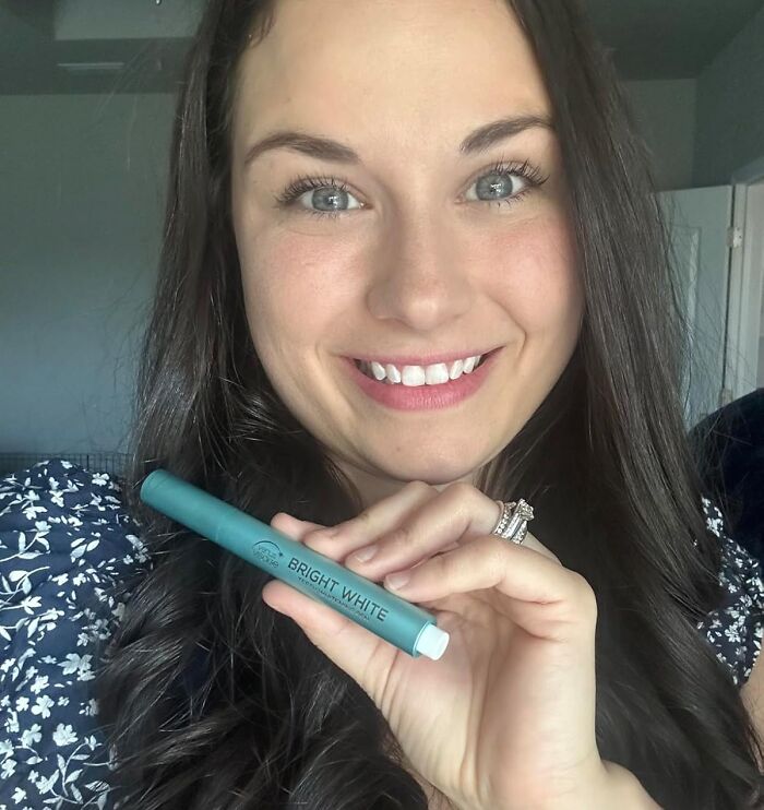 Coffee Stains And Red Wine Woes? No Problem! This Teeth Whitening Pen Will Have Your Smile Looking Like A Million Bucks