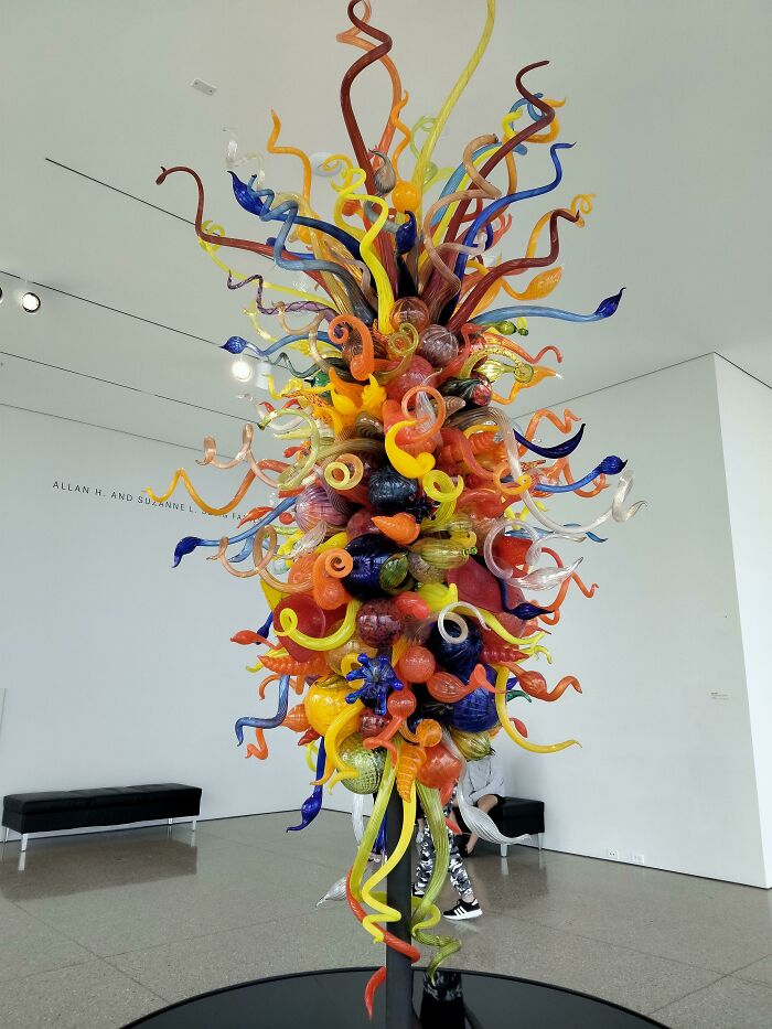 Check Out This Glass Sculpture By Dale Chihuly At The Milwaukee Art Museum