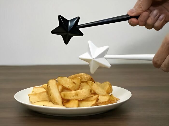 Make Mealtime Magical With These Salt And Pepper Shaker Magic Wands – Your Food Will Be Spellbound!