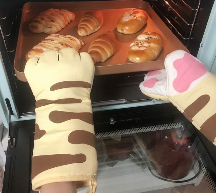 Embrace Your Inner Cat Chef With These Adorable And Functional Oven Mitts - They're The Purr-Fect Way To Add A Touch Of Whimsy To Your Cooking Routine