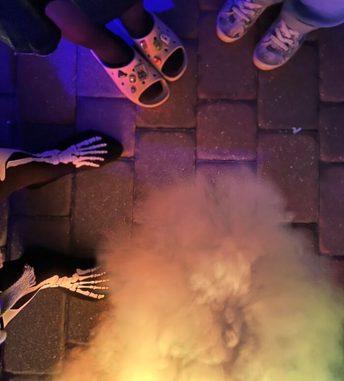 Spookify Your Halloween Party With This Smoke Machine – It's The Perfect Way To Set The Mood For A Frightfully Good Time!