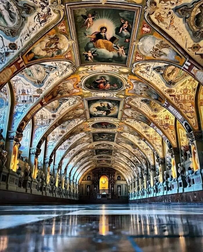 The Munich Residenz, The Former Royal Palace Of The Bavarian Monarchs, Houses The Magnificent Hall Of Antiquities (Antiquarium), Built In 1568