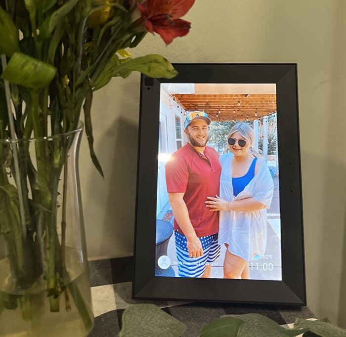  Digital Photo Frame: Your Grandma’s New Favorite Gadget, Now With Extra Pixels