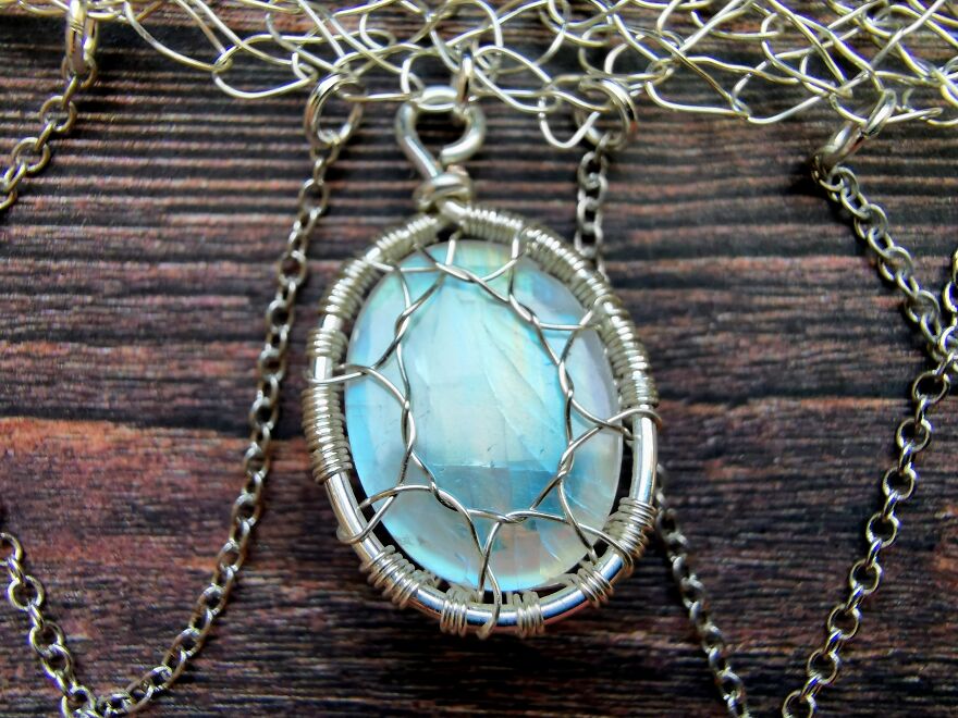 I Crocheted With Wire To Make This Elven Moonstone Necklace (8 Pics)