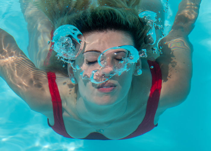 BF Holds His Partner Underwater, Is Surprised She Is Shaken And Upset