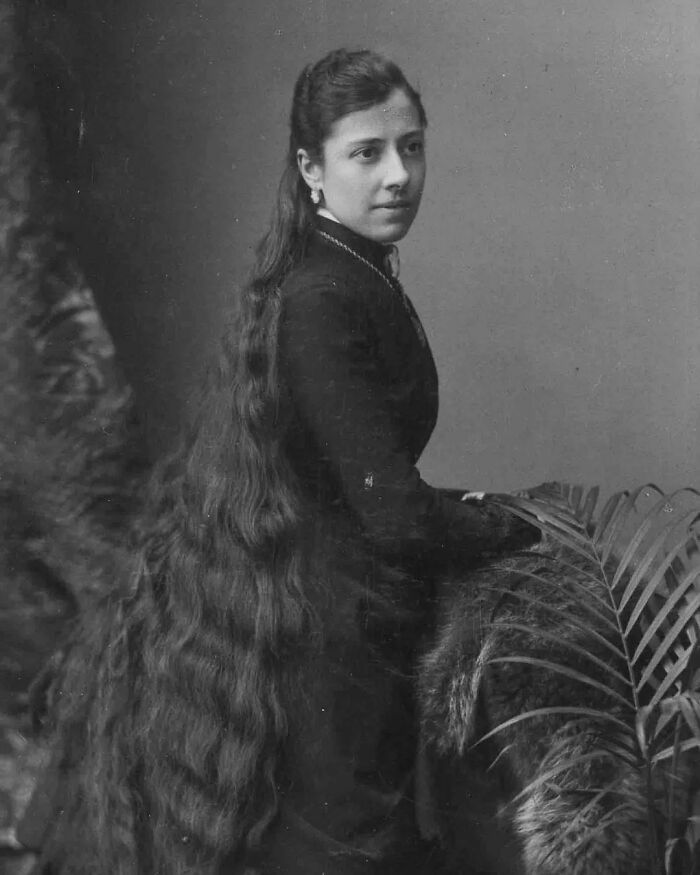 Mujer victoriana que nunca se cortó el pelo, 1860-1900