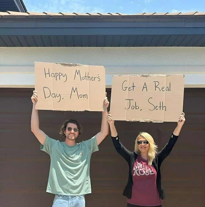 Clever-Dude-With-Sign-Annoying-Things-Protesting