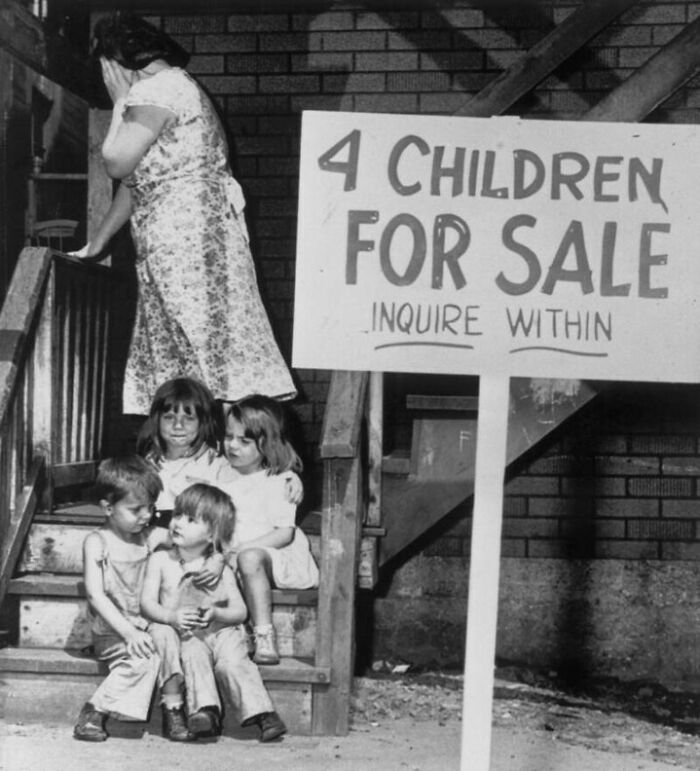 A Now-Infamous Photo From 1948 Shows A Chicago Mother Hiding Her Face In Shame As Her Young Children Huddle Near Her