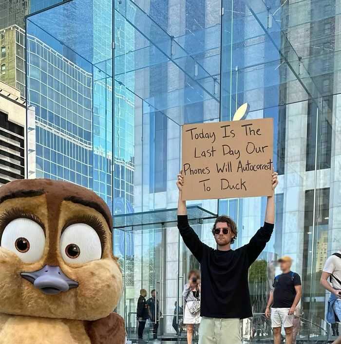 Clever-Dude-With-Sign-Annoying-Things-Protesting