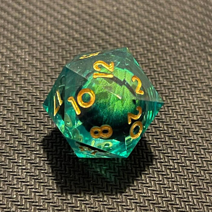  Dragon Eye Dices - Sharp Edges And Unique Liquid Core!