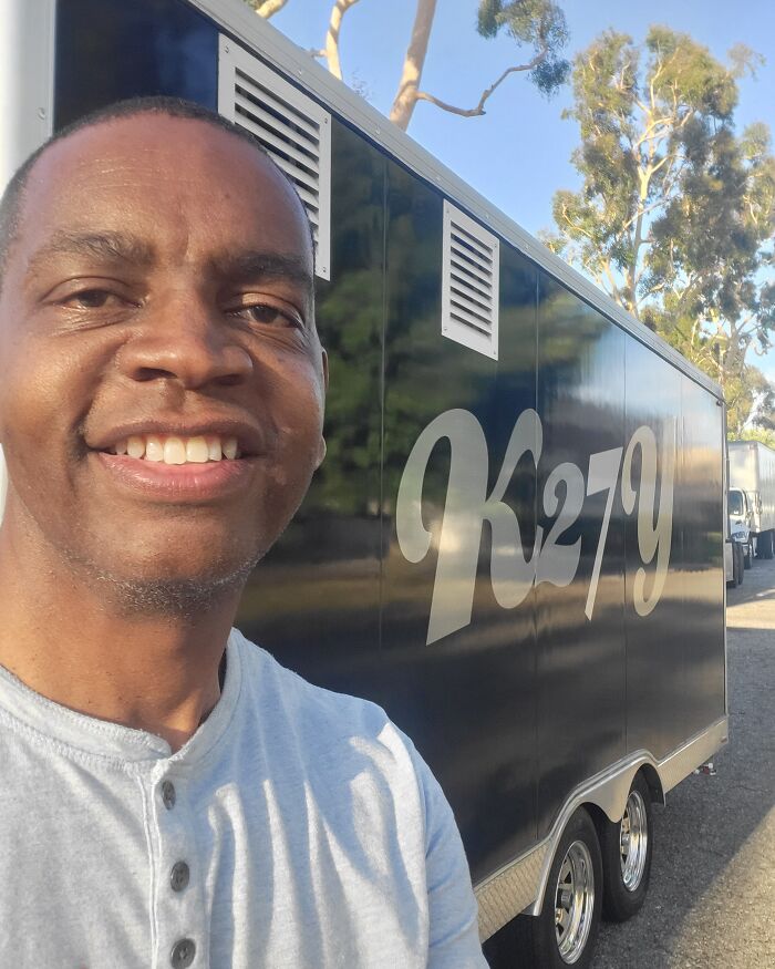 Burger King Hero Who Received Mediocre Goodie Bag After 27 Years Of Service Starts New Food Truck