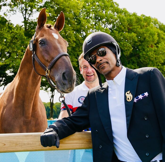 Snoop Dogg Steals The Show By Feeding Horses And Dancing With Them At Paris Olympics