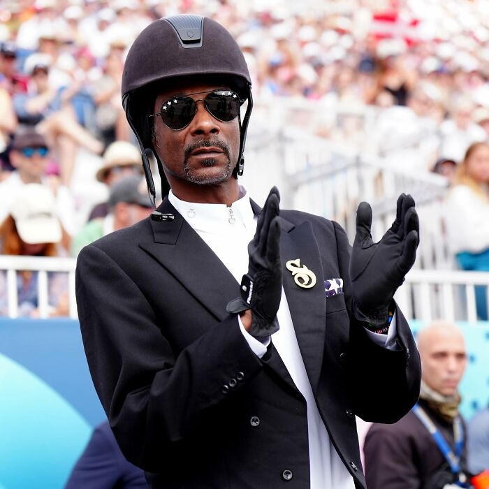 Snoop Dogg Steals The Show By Feeding Horses And Dancing With Them At Paris Olympics