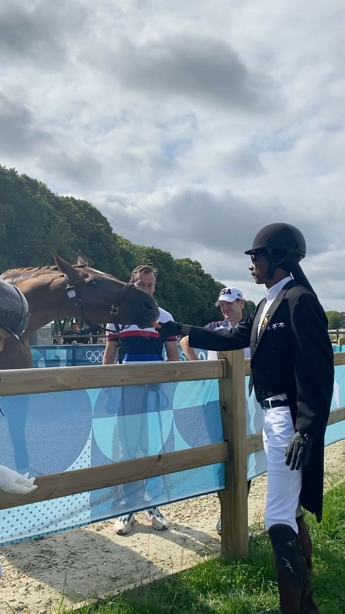 Snoop Dogg Steals The Show By Feeding Horses And Dancing With Them At Paris Olympics