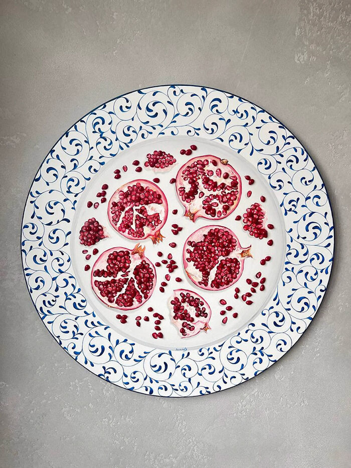 This Ukrainian Artist Paints Vintage Plates With 3D Food Of All Kinds (New Pics)