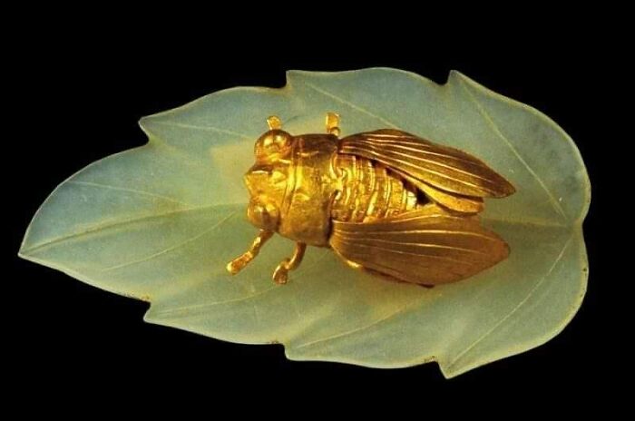 Golden Cicada On A Jade Leaf, Ming Dynasty (1368-1644). This Sculpture Was Discovered In A Tomb In 1954. It Is The Top Of A Hairpin, Belonging To A Woman Of High Rank