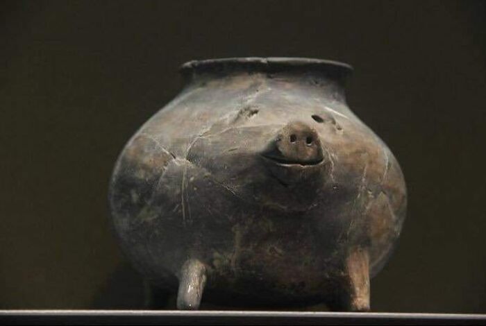 Neolithic Pig-Shaped Pot, C. 6.000 Years Old. Collection: Jiangsu Provincial Museum, Nanjing, Pottery And Porcelain Gallery