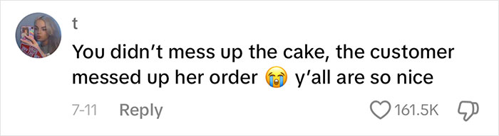 TikToker Snags Over 13M Views After Her Live Cake Decoration Gets Corrected By The Watching Client 