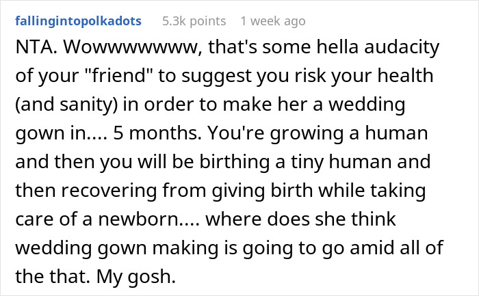 Pregnant Woman Asks Friend If "She Hit Her Head" After She Demands A Wedding Dress In 5 Months