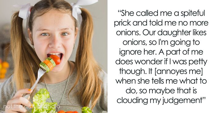 Controlling Mom Bans Kid From Eating Onions As She Might Smell Bad, Dad Gives Them Anyway