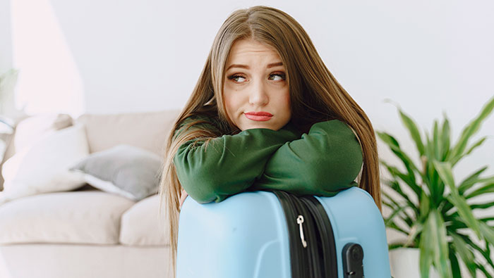 Mom Worries About Canceling Family Trip To France After Entitled 17YO Suddenly Decides Not To Go