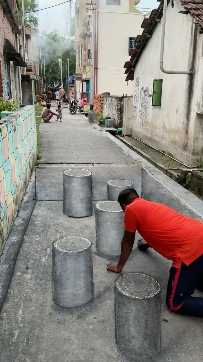 Art Teacher Entertains His Neighborhood With Fun 3D Street Art Made With Chalk (31 Pics)