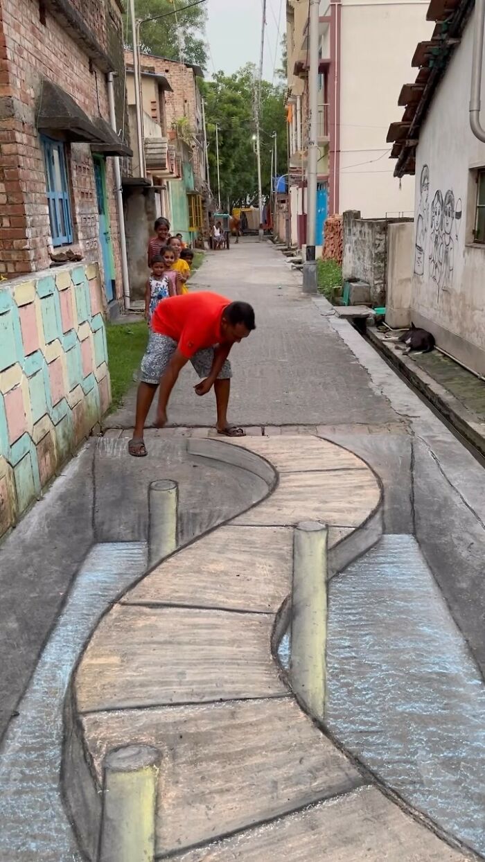 Art Teacher Entertains His Neighborhood With Fun 3D Street Art Made With Chalk (31 Pics)