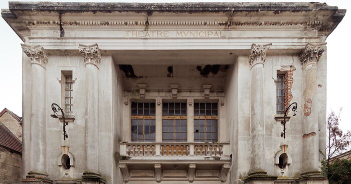 My Recent Project Where I Capture The Haunting Beauty Of Abandoned Theaters (35 Pics)