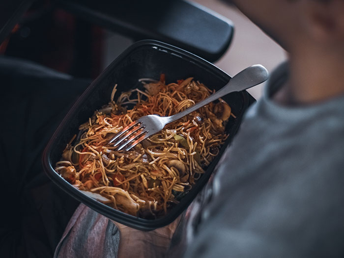 Husband’s “Work Wife” Wins Over His Stomach, So His Actual Wife Stops Making Him Lunches