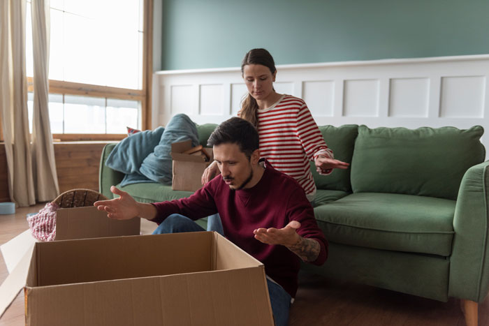 BF Expects GF To Give Away Her Pets To Move In With Him, She Considers Ending The Relationship