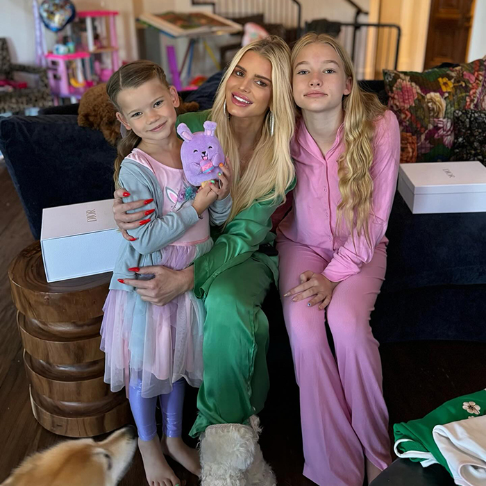 Jessica Simpson Mom-Shamed For “Weird Pose” With Daughters: “Stop With The Stupid Faces!”