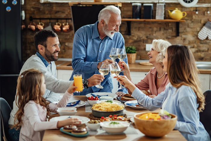 Woman Bursts Out Laughing At Name Sister Picked For Her Kid, Gets Banned From “All Family Dinners” 