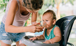 Mom Stands Her Ground As Hungry Toddler Tries To Steal Her Lunch, But She Refuses To Share