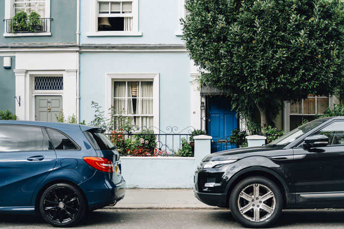 Person Fed Up With Neighbors As They Selfishly Use Both Driveways, Plans To Put Up A Wall