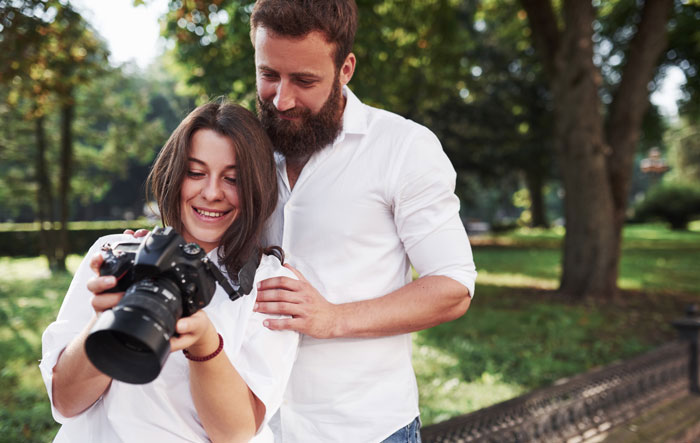 Couple Learns That The Wedding Photographer That Disappeared After The Wedding Actually Died