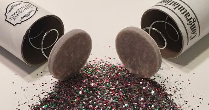 “Enjoy Your Glitter Bomb”: Sparkly Genitalia Confetti Sticks To Man As Stepdaughter Gets Revenge